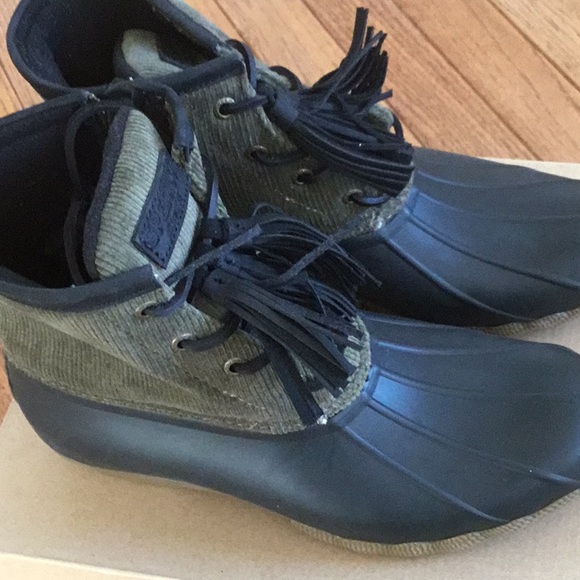 Sperry Women's Saltwater Tassel Corduroy Booties - Picture 3 of 13